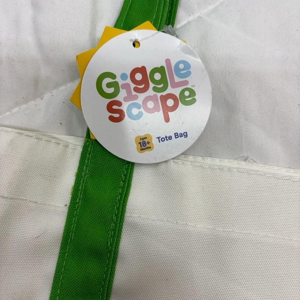 NWT Giggle Scape White and Green Tote Bag carrying bag pics for imperfections